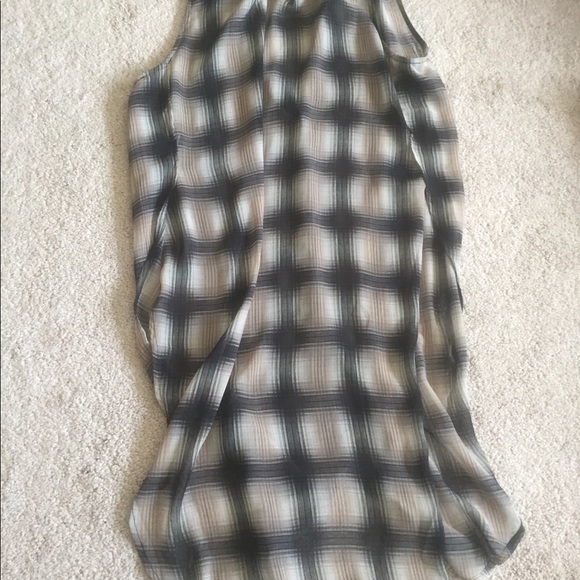 Long sheer patterned tunic. - Picture 3 of 4